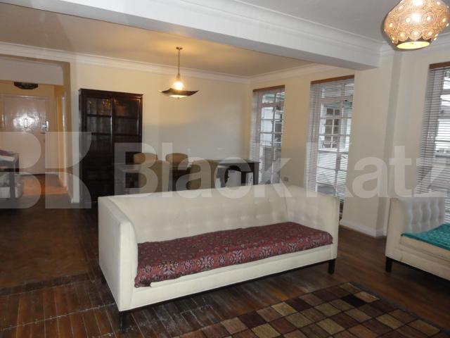 			NEW INSTRUCTION!, 2 Bedroom, 1 bath, 1 reception Flat			 Gloucester Place, MARYLEBONE